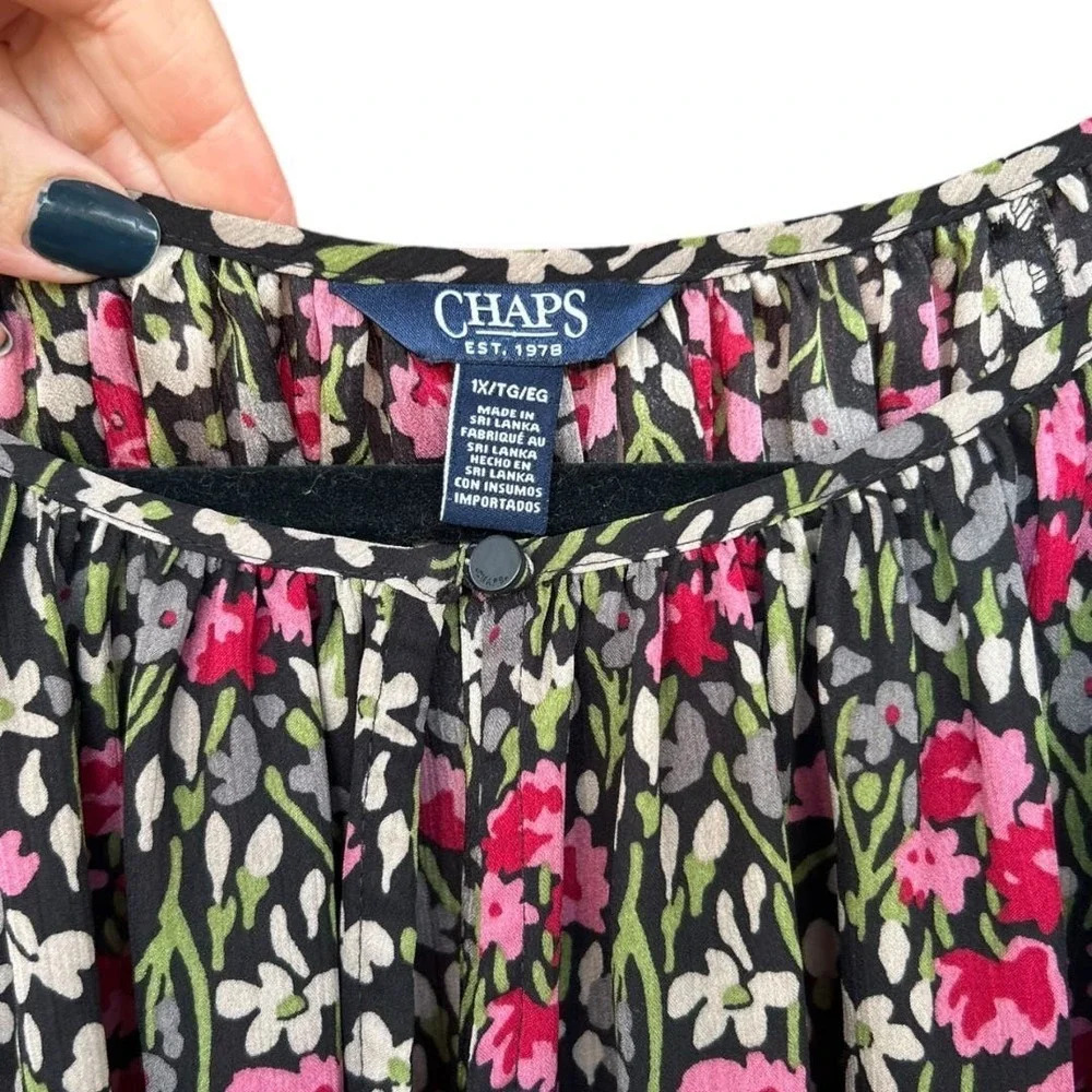 🌸 Floral Ruffle Sleeve Blouse 🌸🌸 - Picture 3 of 7